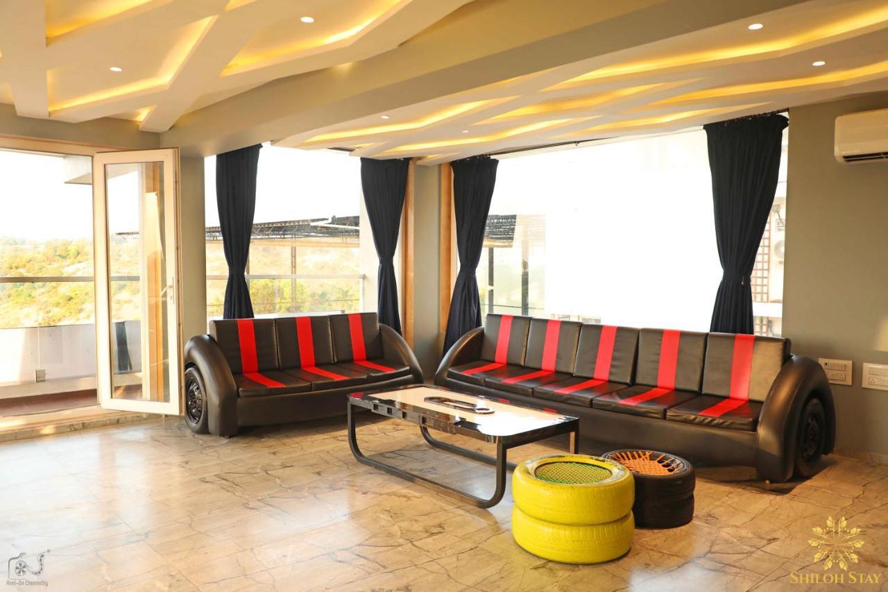 Sport Bar Villa 6Bhk Infinity Pool With Waterfall إيغاتبوري المظهر الخارجي الصورة